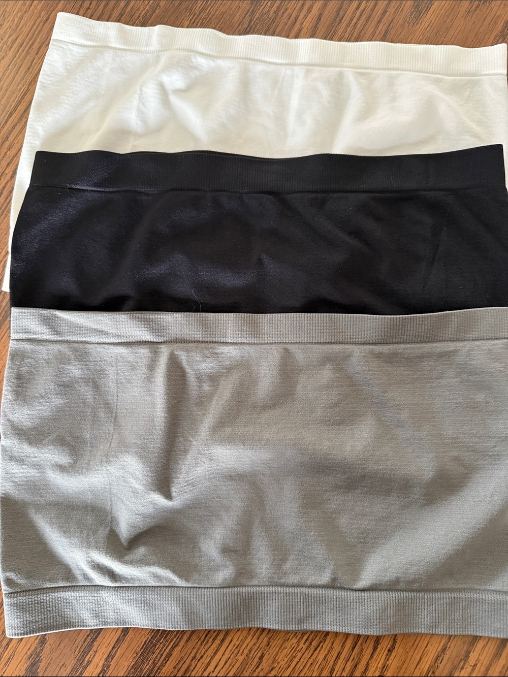 Seamless Bandeau Set in White, Black & Light Gray